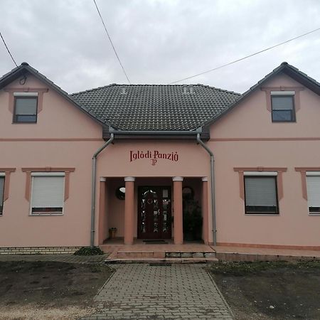 Iglodi Panzio Hotel Kunszentmarton Ngoại thất bức ảnh
