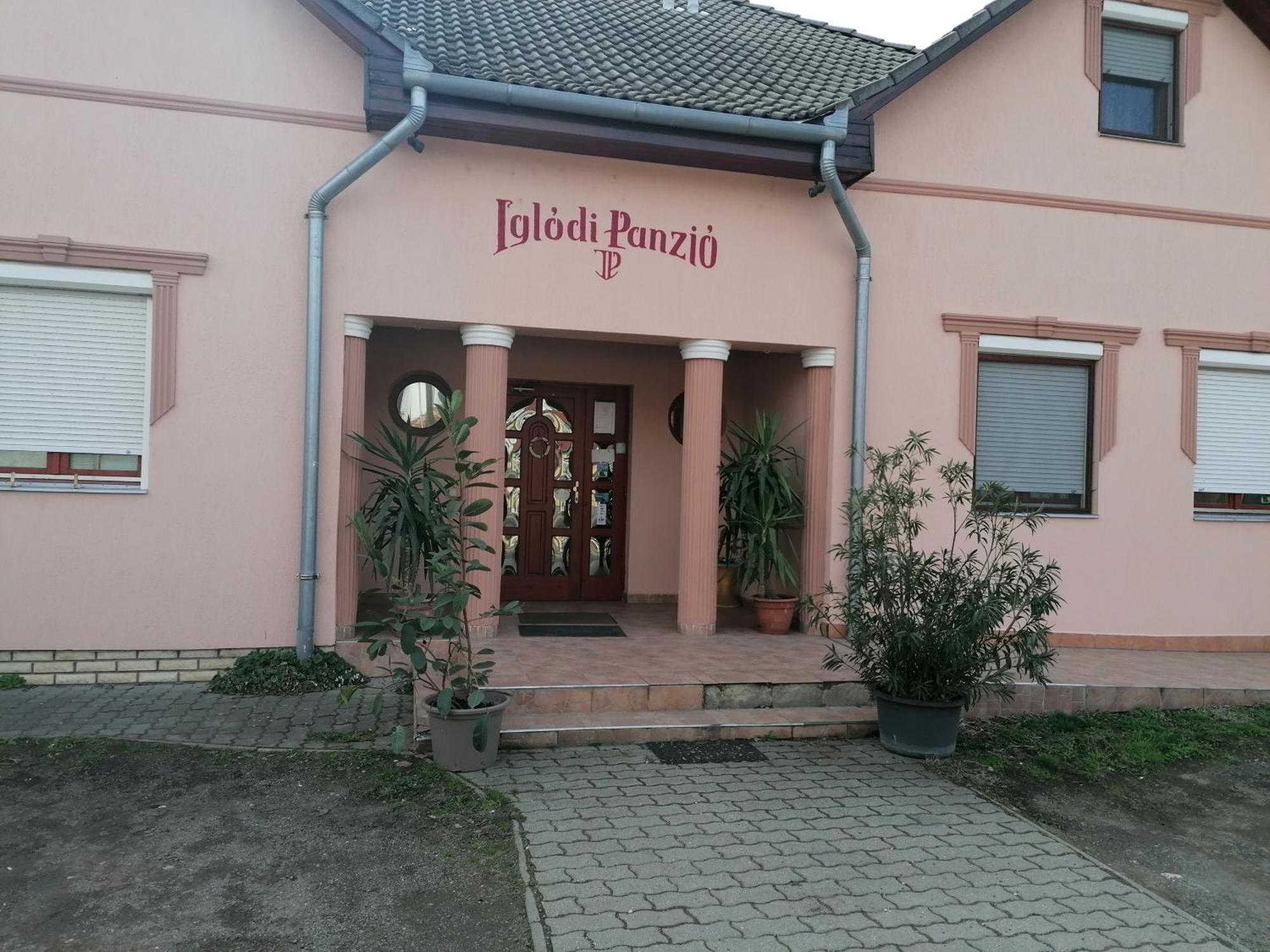 Iglodi Panzio Hotel Kunszentmarton Ngoại thất bức ảnh