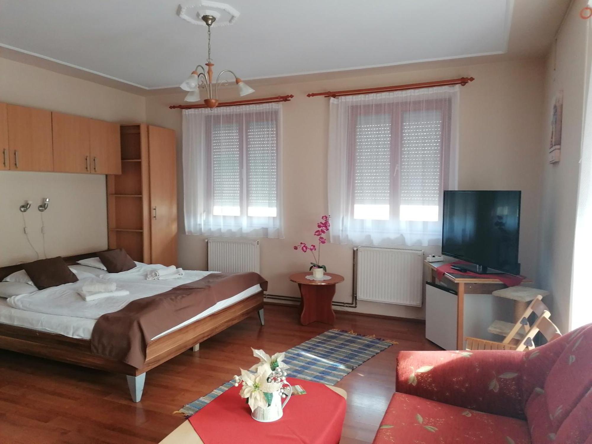 Iglodi Panzio Hotel Kunszentmarton Ngoại thất bức ảnh