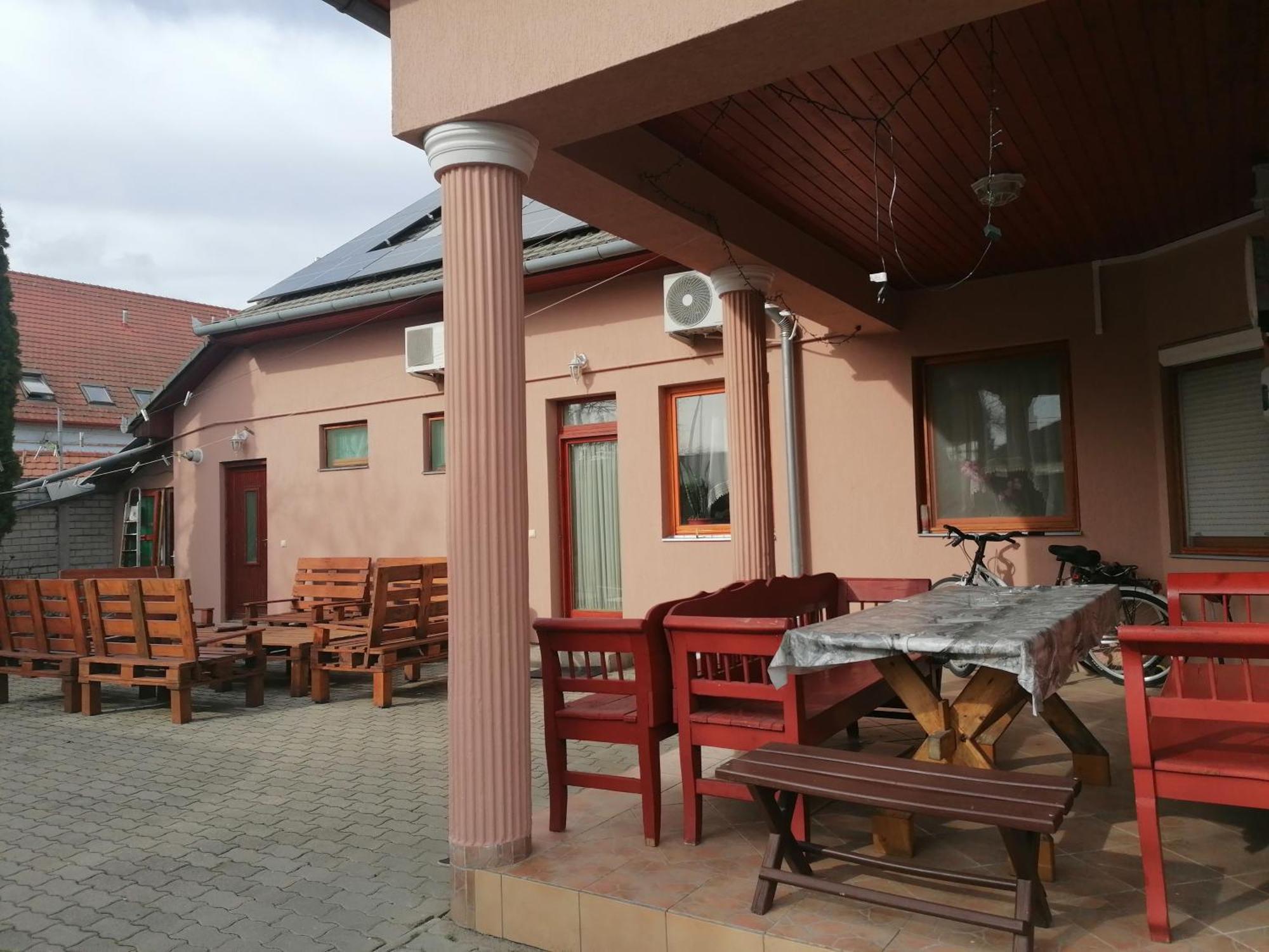 Iglodi Panzio Hotel Kunszentmarton Ngoại thất bức ảnh